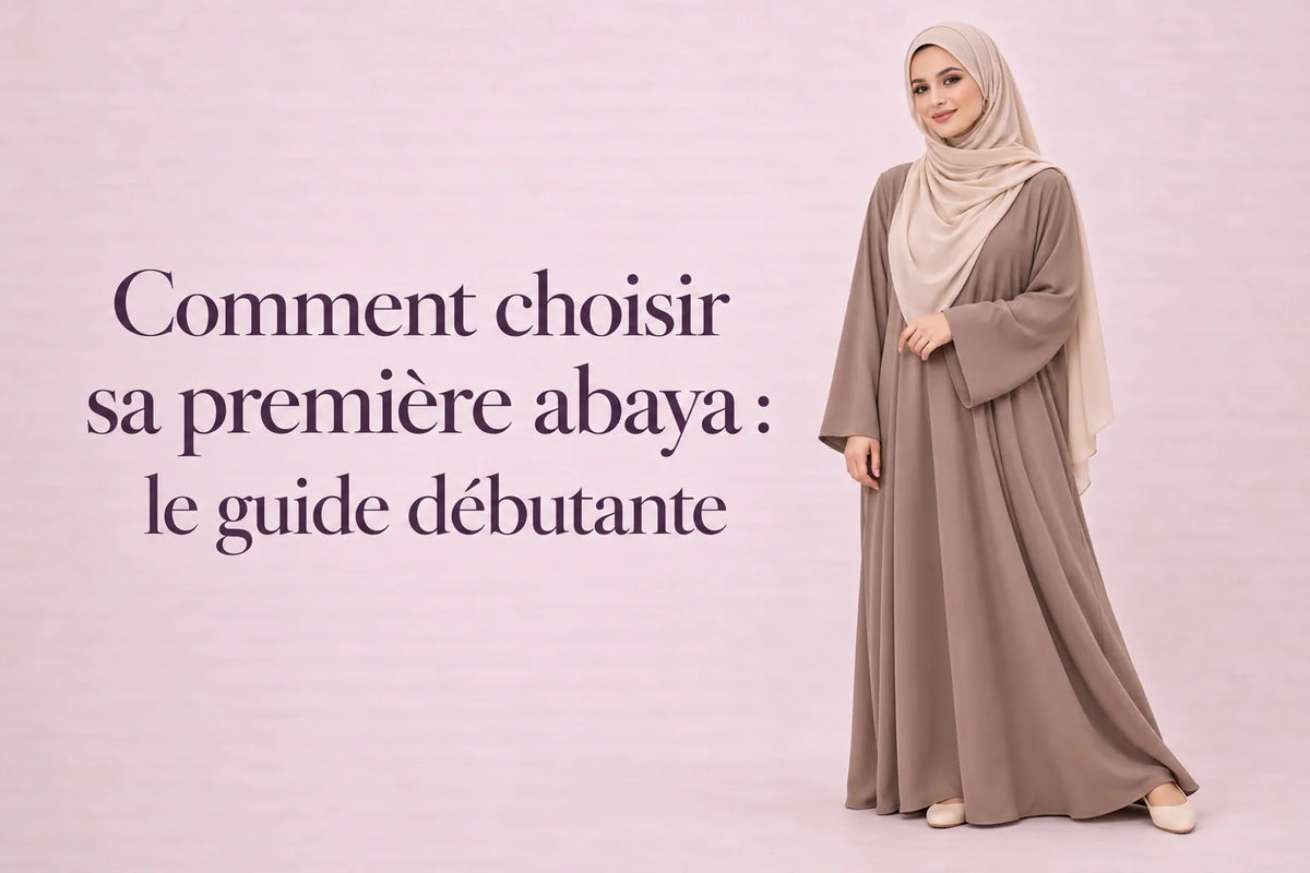 Femme en abaya taupe fluide et hijab beige — guide pour choisir sa première abaya ZYNA