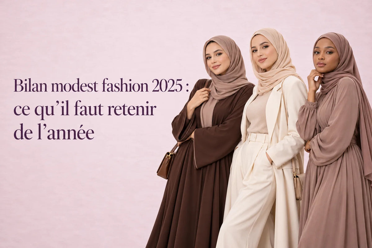 Trois femmes en abayas et hijabs tons neutres — bilan des tendances modest fashion 2025 ZYNA
