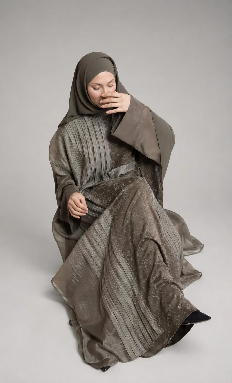 Abaya Nour – Cupro & Plissé Organza | ZYNA