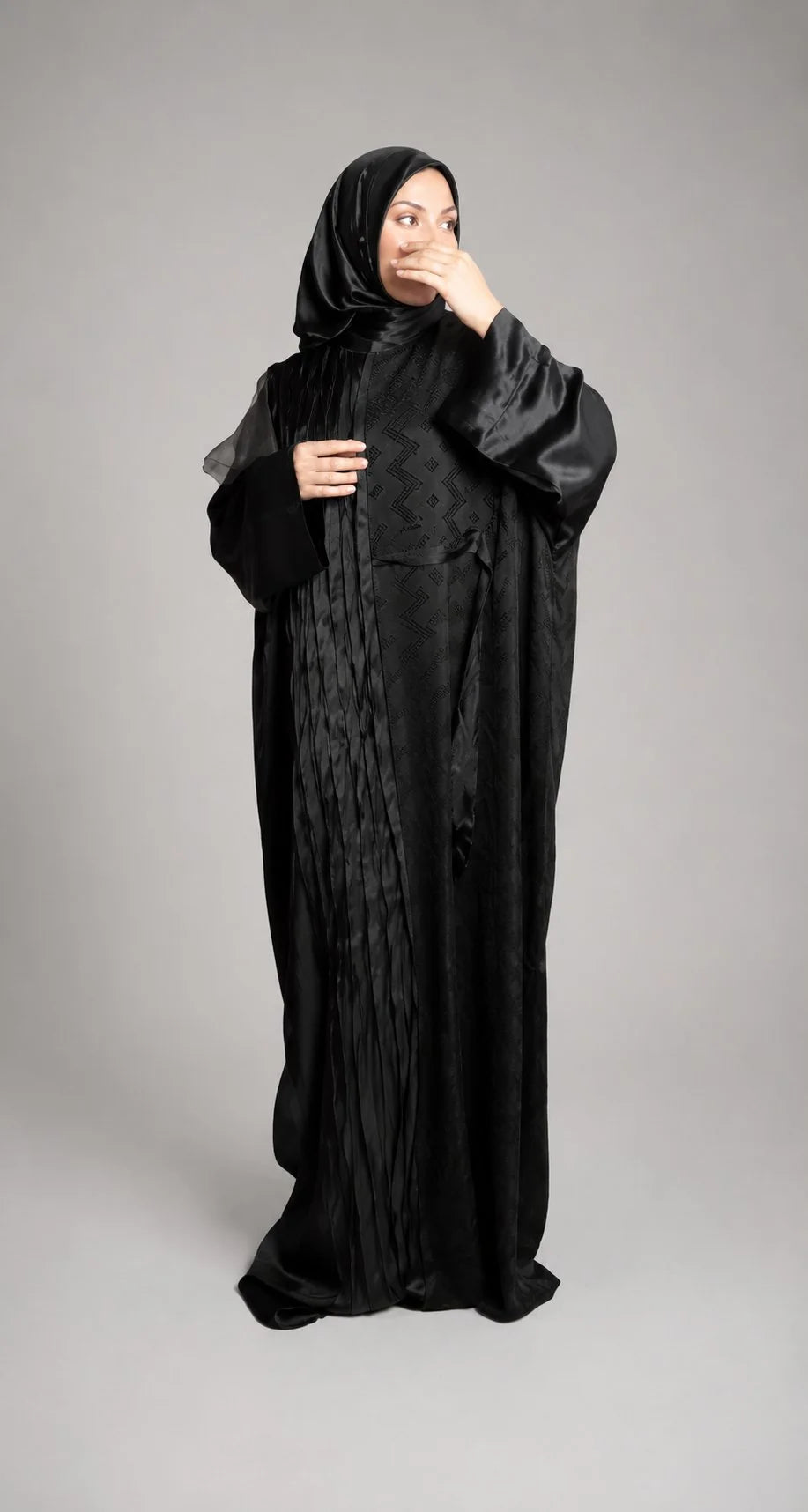 Abaya Nour – Cupro & Plissé Organza | ZYNA