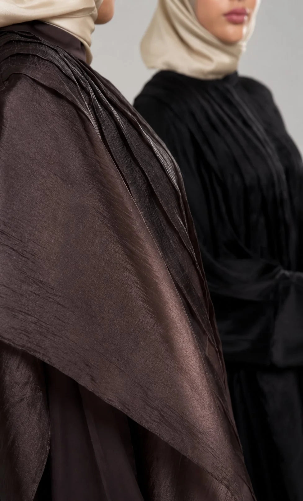 Abaya Nour – Cupro & Plissé Organza | ZYNA